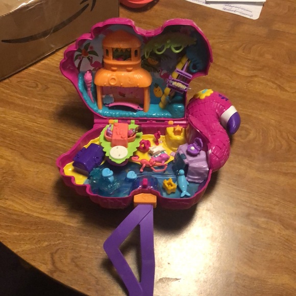 Pink Flamingo 🦩 Polly Pockets Beach Set with Tons of accessories - Picture 7 of 17